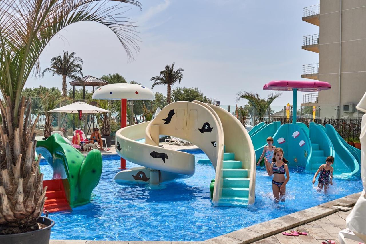 Melisea Aparthotel Pool & Spa Mamaia Nord Năvodari Екстериор снимка